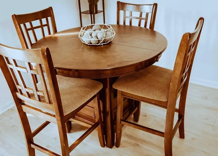 Newly Renovated Condo 5 Min From Airport