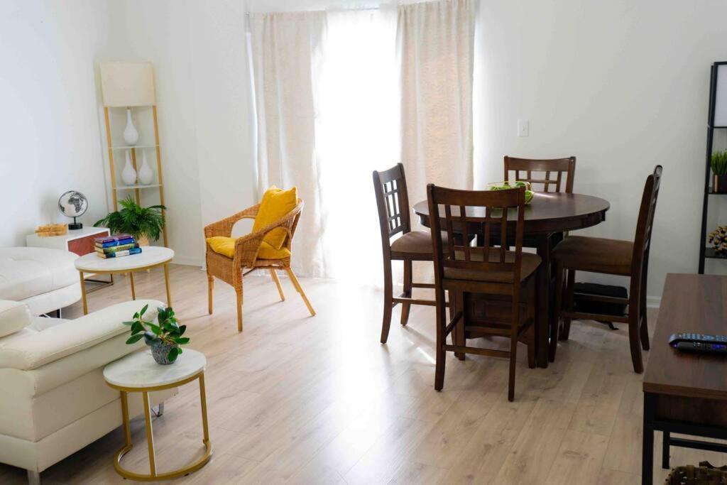 Newly Renovated 5 Min From Airport Apartamento *
